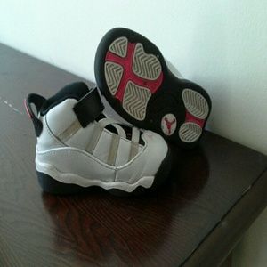 Size 7c girls jordans